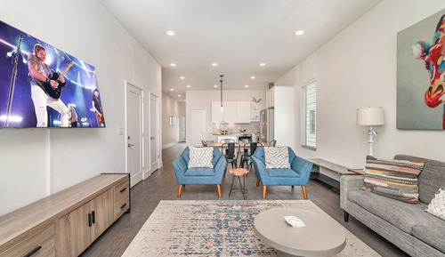 House (4 Bedrooms)