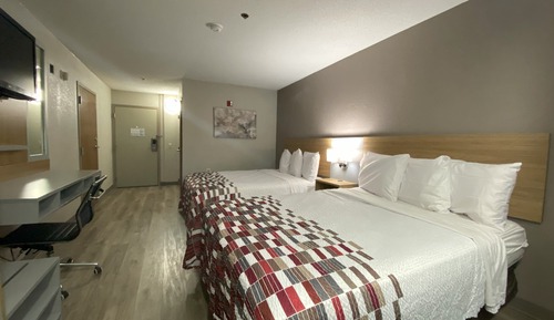 Deluxe Room, 2 Queen Beds, Non Smoking