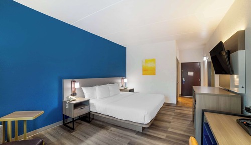 Standard Room, 1 King Bed, Non Smoking