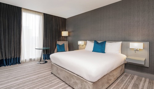 Standard Room, 1 Queen Bed