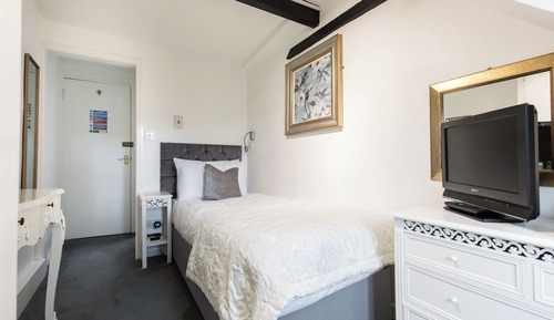 Single Room, Ensuite, Garden View (Room 10)
