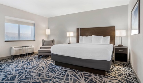 Deluxe Room, 1 King Bed, Non Smoking