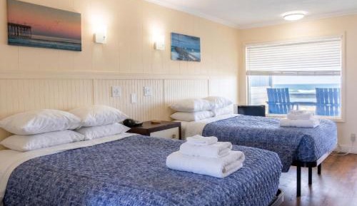Two Double Bed Ocean Front -Second Floor