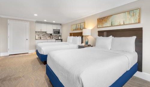 2 Queen Bed Studio (City View)
