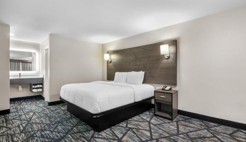 Standard Queen Room