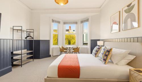 Deluxe King Suite