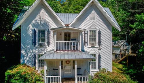 Three-Bedroom Vacation Home 