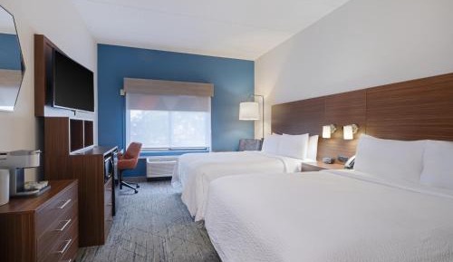Queen Room with Two Queen Beds - Disability Access Hearing Accessible - Roll-In Shower