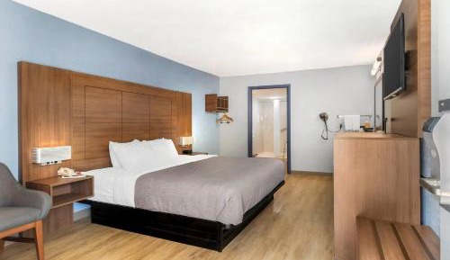 King Room - Accessible/Non-Smoking