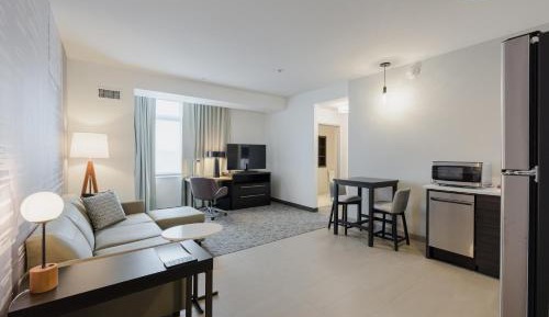 One-Bedroom King Suite with Sofa Bed 