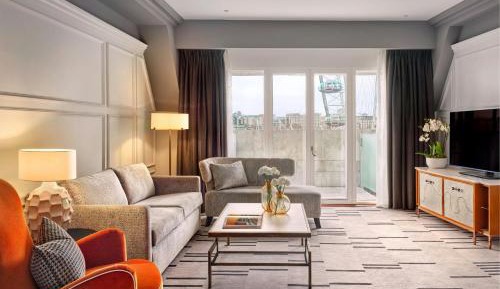 One-Bedroom King Suite with Balcony