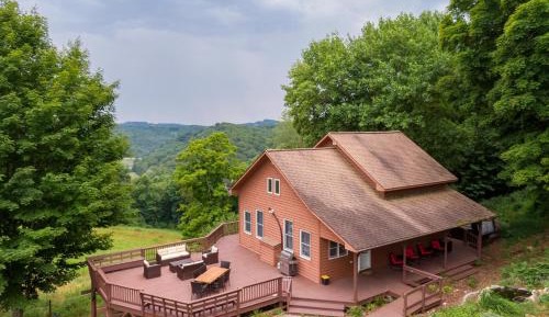 Three-Bedroom Vacation Home 