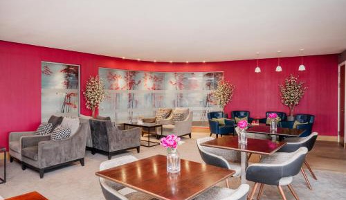 Standard Queen Room - Lounge Access