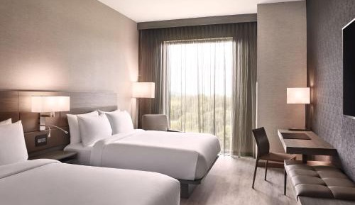 Queen Room with Two Queen Beds and Transfer Shower - Mobility Access