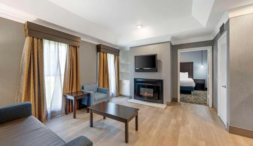 King Suite with Sofa Bed - Non-Smoking