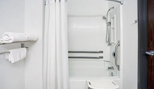 Queen Room - Mobility Access/Non-Smoking