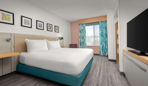 Junior King Suite with Seating Area