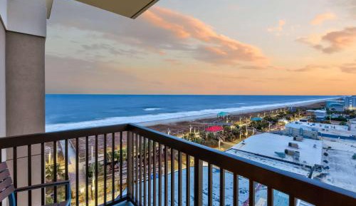 Queen Studio Suite with Two Queen Beds and Balcony - Ocean View/Non-Smoking