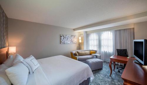 King Room with Sofa Bed