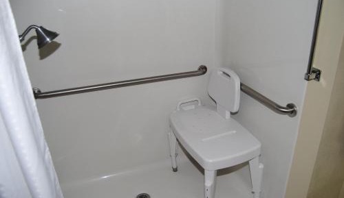 King Suite with Mobility Accessible Tub - Non-Smoking