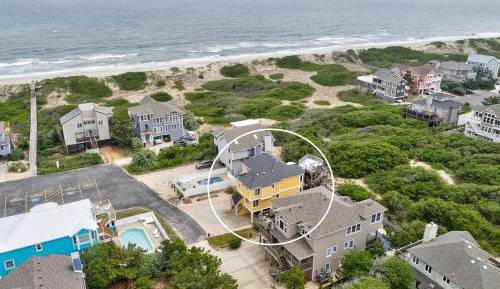 Five Bedroom Holiday Home