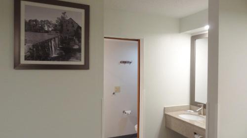 Queen Room Disability Access- Non Smoking