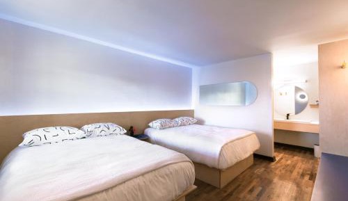 Standard Queen Room