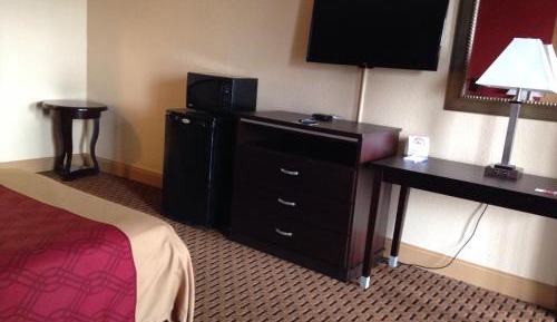 Queen Room - Non-Smoking