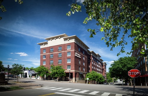 Glenwood South Hotel | Hampton Inn & Suites - Raleigh Downtown