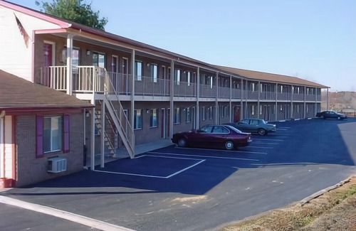 Arlington Hotel | Americas Best Value Inn - Jonesville