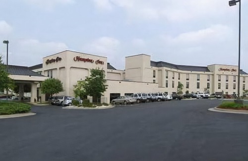 Mount Airy Hotel | Hampton Inn Mount Airy