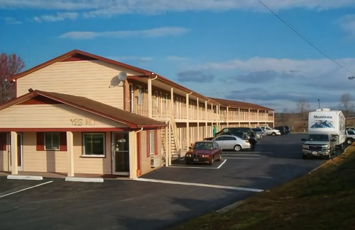 Arlington Hotel | Americas Best Value Inn - Jonesville