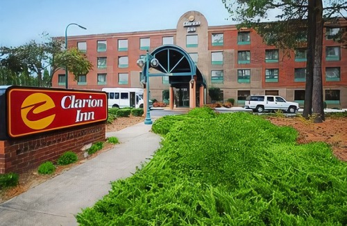 Cornelius Hotel | Clarion Inn & Suites