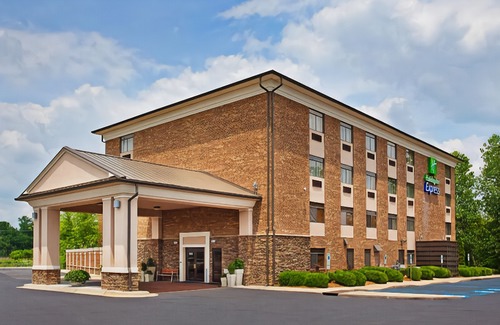 Pineville Hotel | Best Western Plus Pineville-Charlotte South