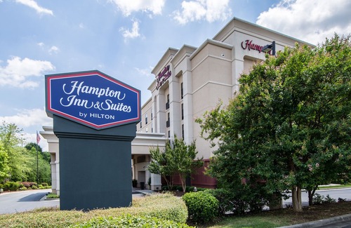 Burlington Hotel | Hampton Inn & Suites Burlington