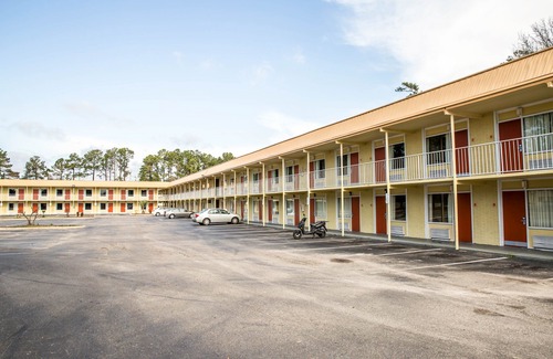 Wilmington Hotel | Rodeway Inn & Suites Wilmington North