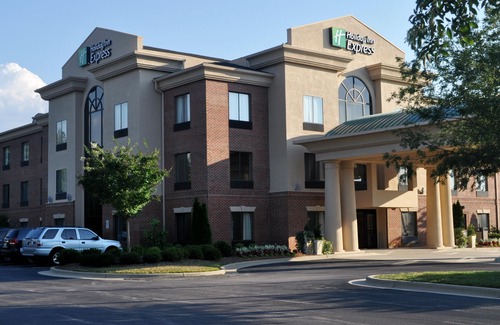North Raleigh Hotel | Holiday Inn Express Hotel & Suites Raleigh North - Wake Forest, an Ihg Hotel
