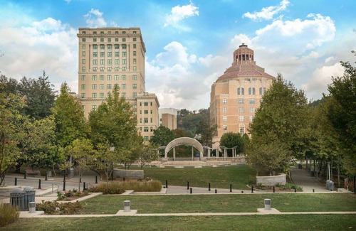 Woodfin Hotel | Days Inn by Wyndham Asheville Downtown North