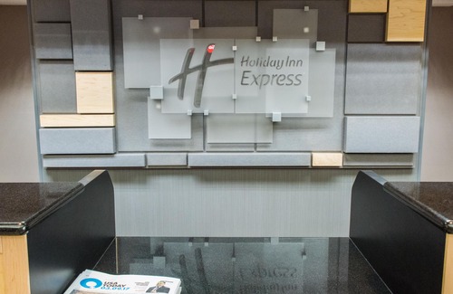 Kinston Hotel | Holiday Inn Express Hotel & Suites Kinston, an Ihg Hotel