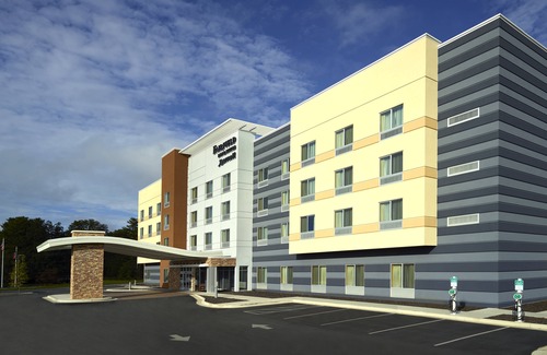 Flat Rock Hotel | Fairfield Inn & Suites by Marriott Hendersonville Flat Rock