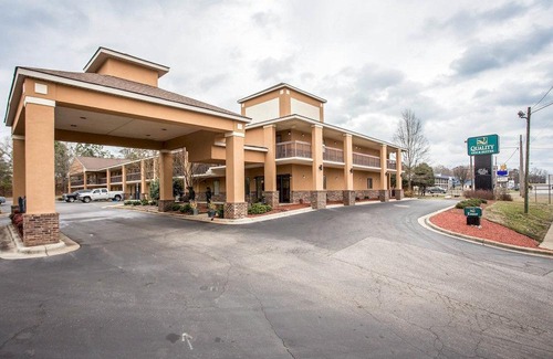 Rockingham Hotel | Quality Inn & Suites Rockingham