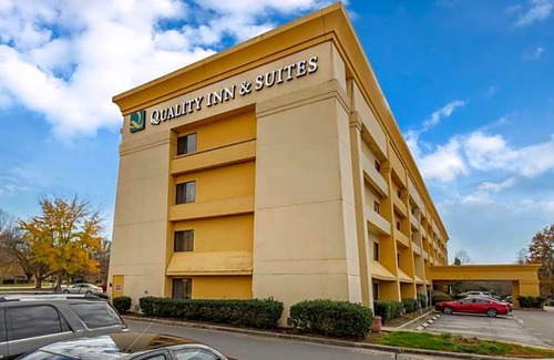 Morrisville Hotel | 2-Star Hotel ∙ Quality Inn & Suites Raleigh Durham Airport