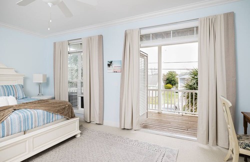 Kure Beach House | "Right on Tide": An Elevator, the Atlantic, and Pelican's Oh My!