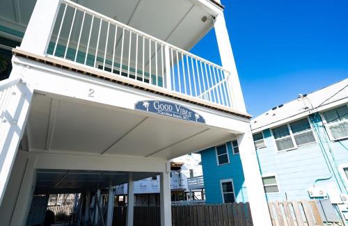 North Carolina Coast House | Ocean View, 2 Blocks from Boardwalk, Pool, Elevator, 7 Decks & EV Charger.