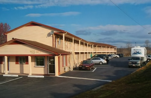 Arlington Hotel | Americas Best Value Inn - Jonesville