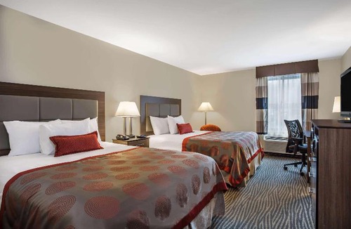 Hendersonville Hotel | Ramada by Wyndham Hendersonville