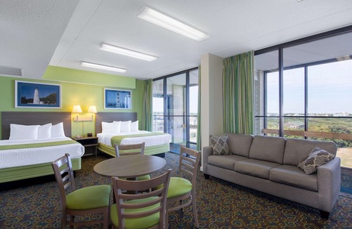 Kill Devil Hills Hotel | Travelodge by Wyndham Outer Banks/Kill Devil Hills