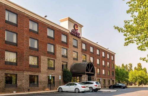 Cornelius Hotel | Clarion Inn & Suites
