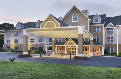 Burlington Hotel | Country Inn & Suites by Radisson, Burlington (Elon), NC