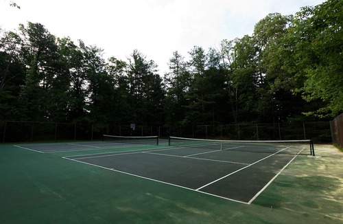 Flat Rock Hotel | Highland Lake Inn & Resort